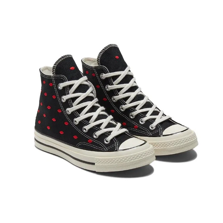Chuck 70 Embroidered Lips High „Love Me – Black“ Chuck 70 Embroidered Lips High „Love Me – Black“
