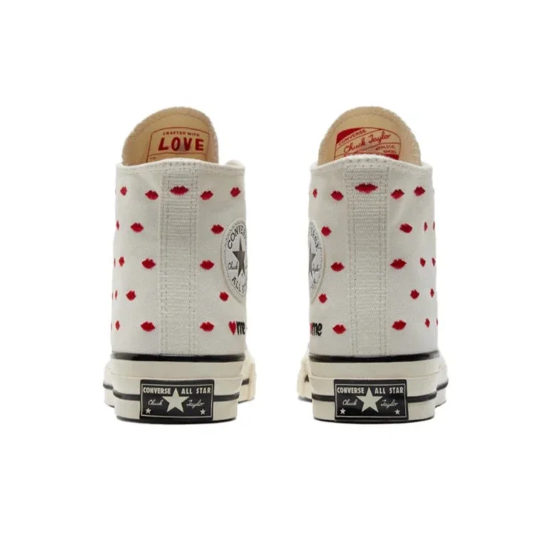Chuck 70 Embroidered Lips High „Love Me – Vintage White“ Chuck 70 Embroidered Lips High „Love Me – Vintage White“