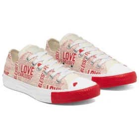 Chuck Taylor All Star Low „Love Fearlessly“