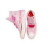 Converse x Millie Bobby Brown Chuck Taylor All Star Hi „Petal Pink“ Converse x Millie Bobby Brown Chuck Taylor All Star Hi „Petal Pink“