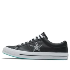 One Star Graffiti Black White „Black White“