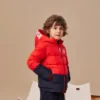 Péřová bundy s kapucí a fleecovou podšívkou s logem, asijské velikosti „Red Black“