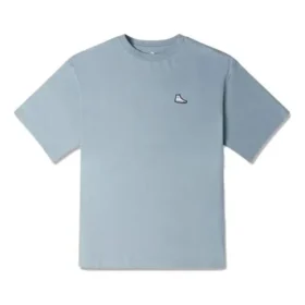 Tričko s nášivkou Go-To Sneaker, asijské velikosti „Tidepool Grey“ Tričko s nášivkou Go-To Sneaker, asijské velikosti „Tidepool Grey“
